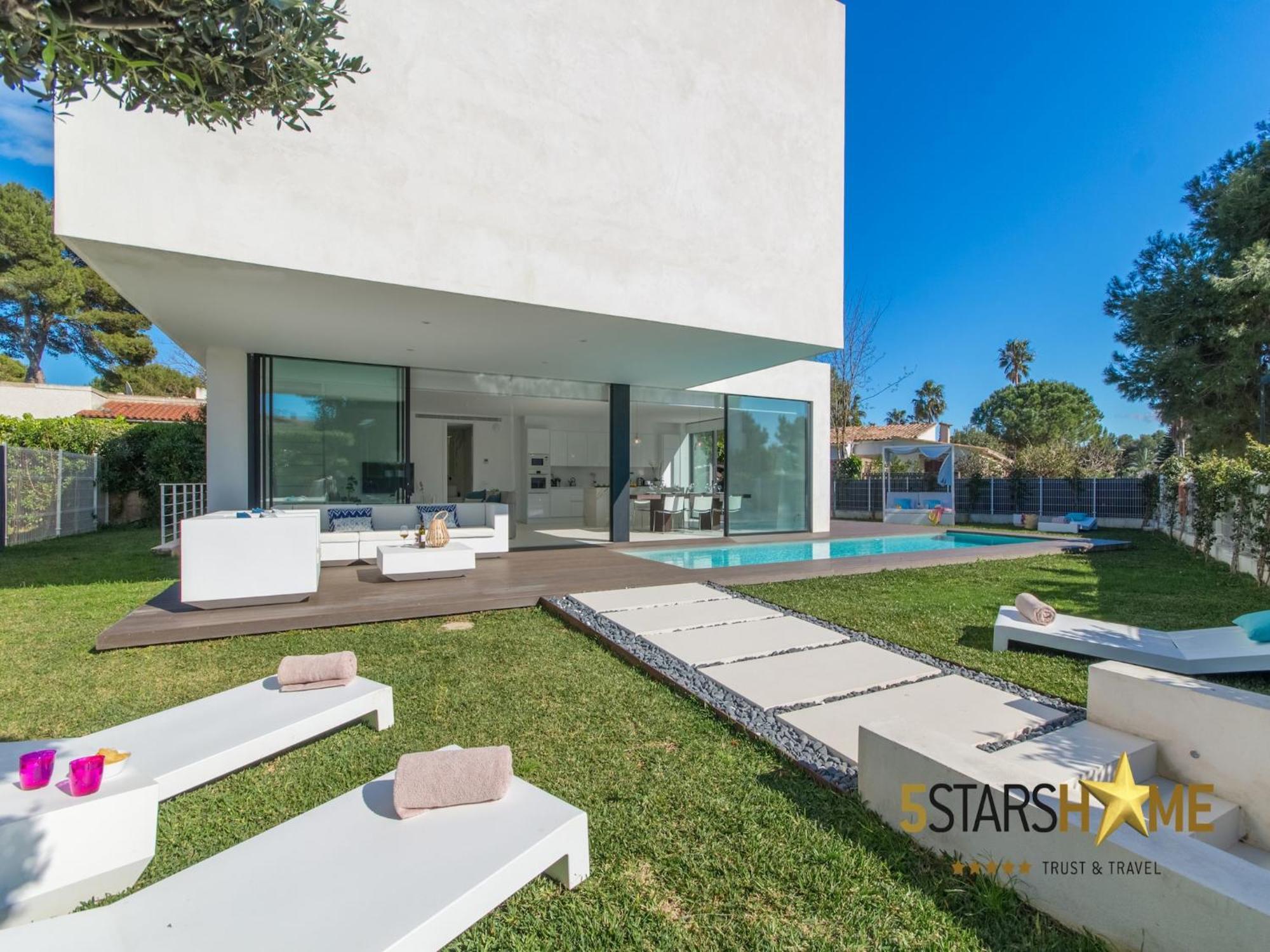 Villa, 180m To Sandy *