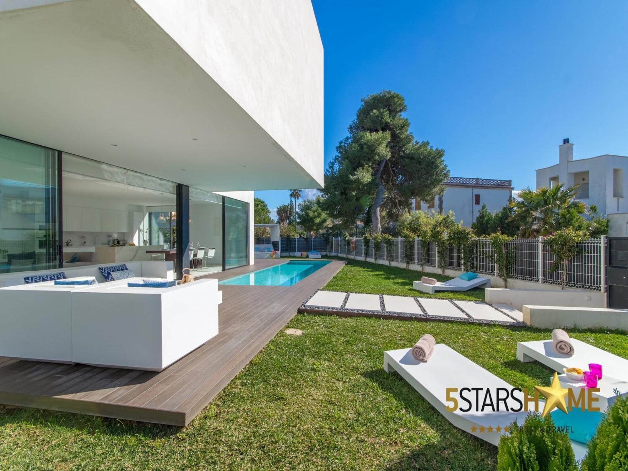 Villa, 180m To Sandy *