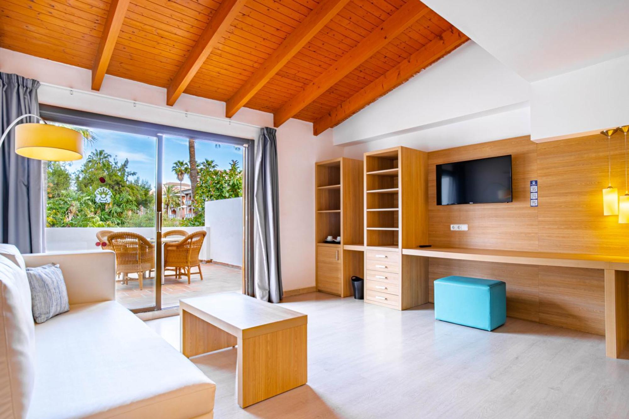 Bahia De Alcudia & Hotel