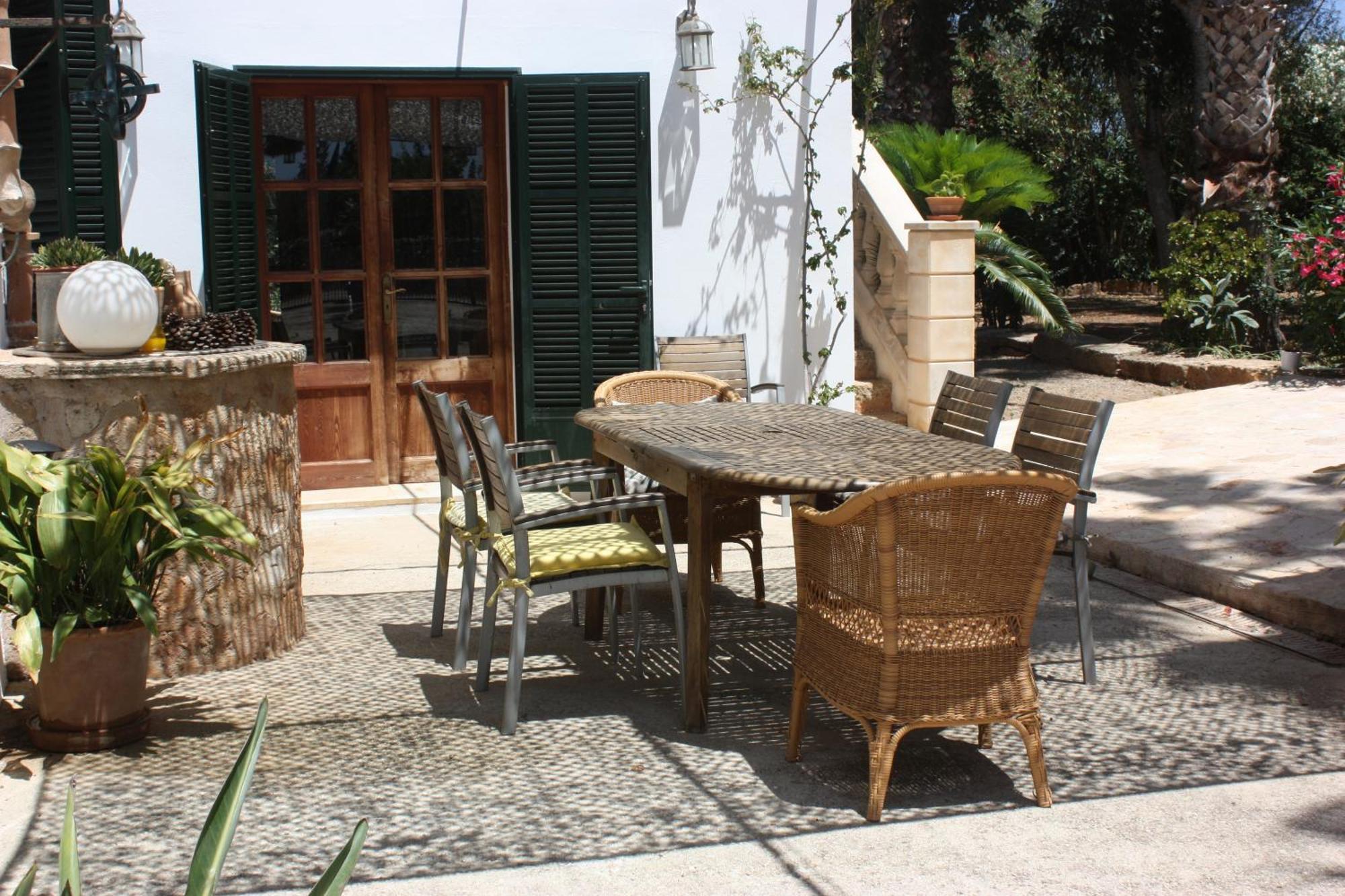Marilen Villa *