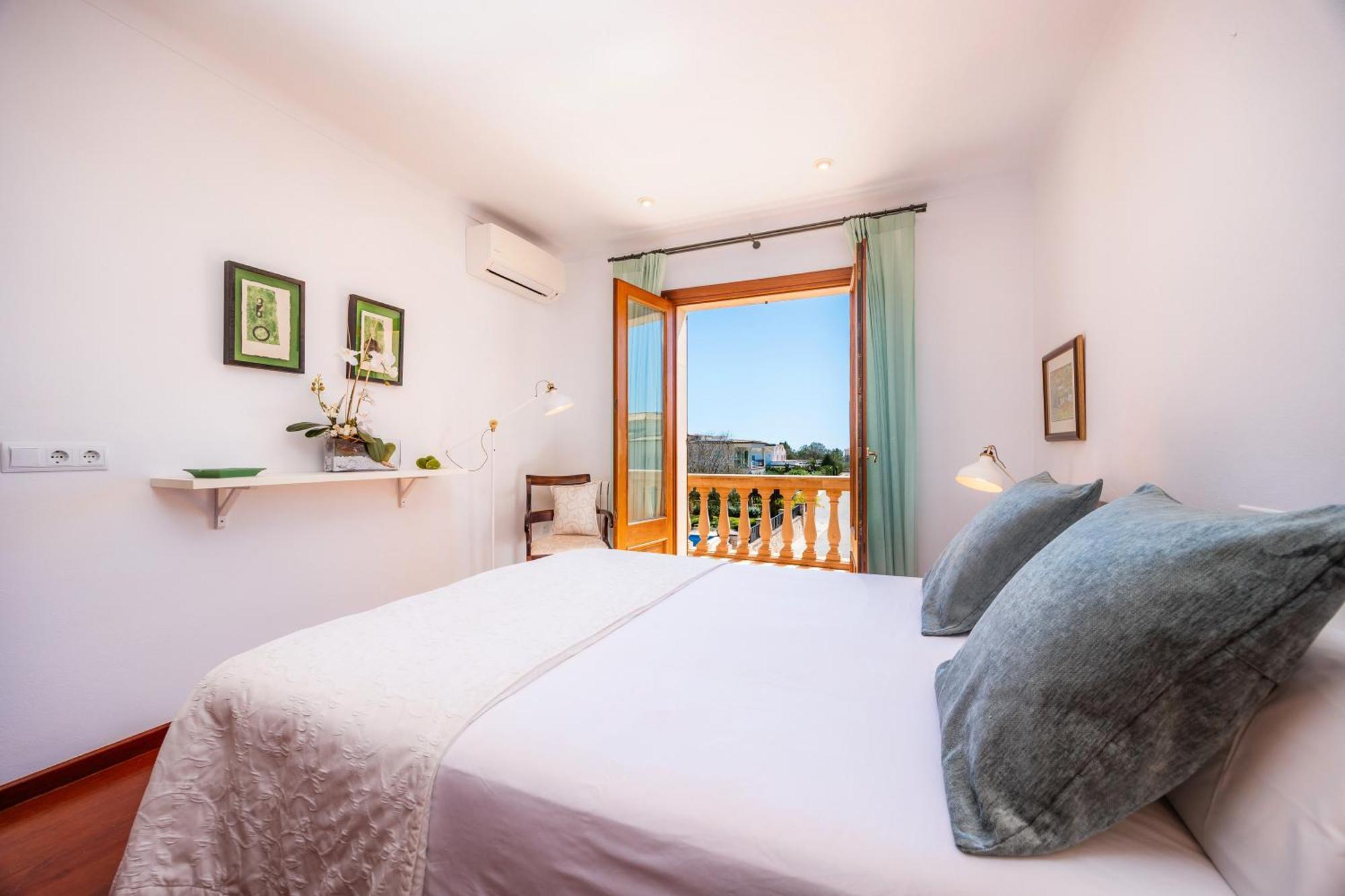 Villa Copinya Blanca