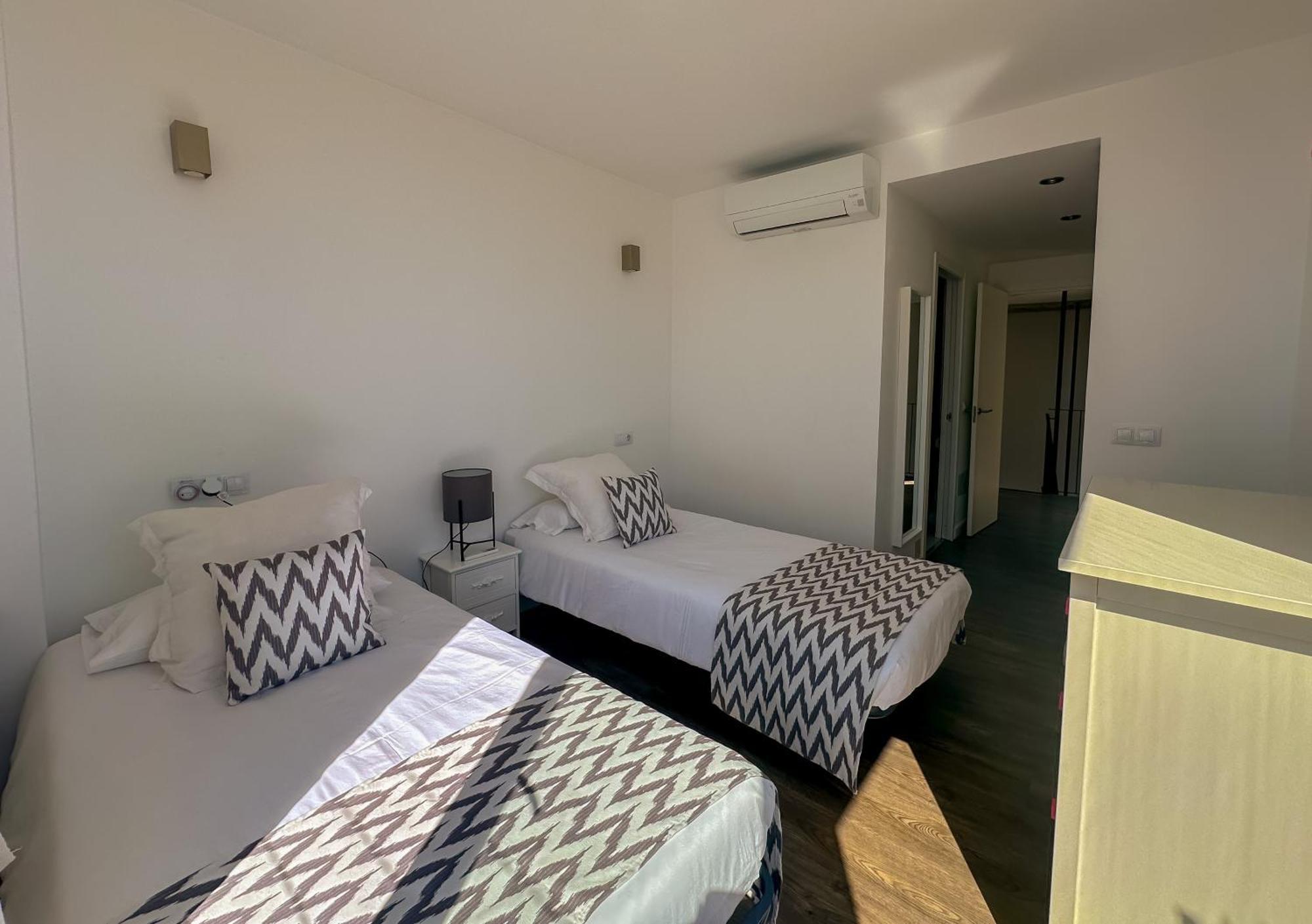 Moderna Con Piscina En Palma de Mallorca