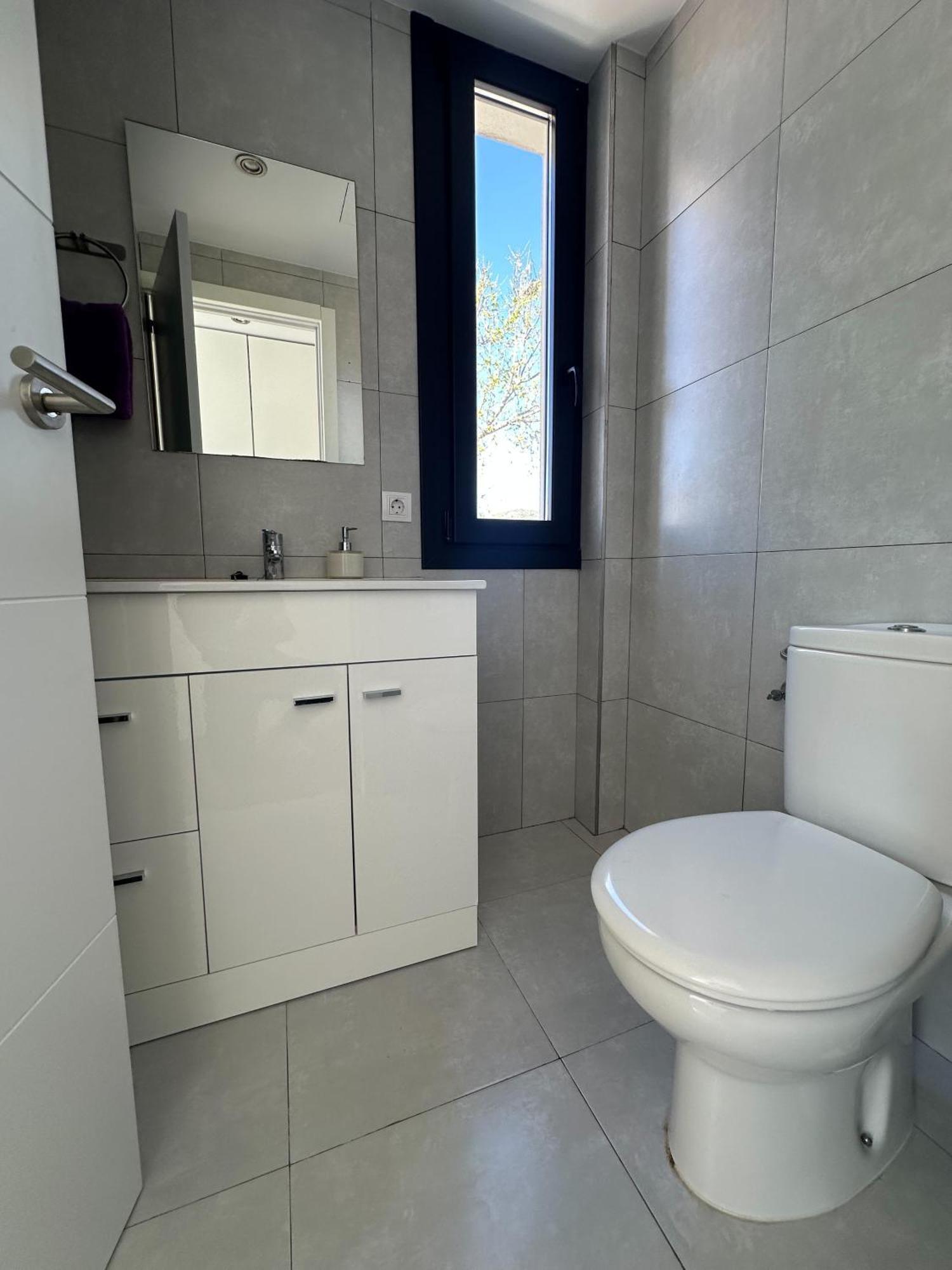 Moderna Con Piscina En Apartamento