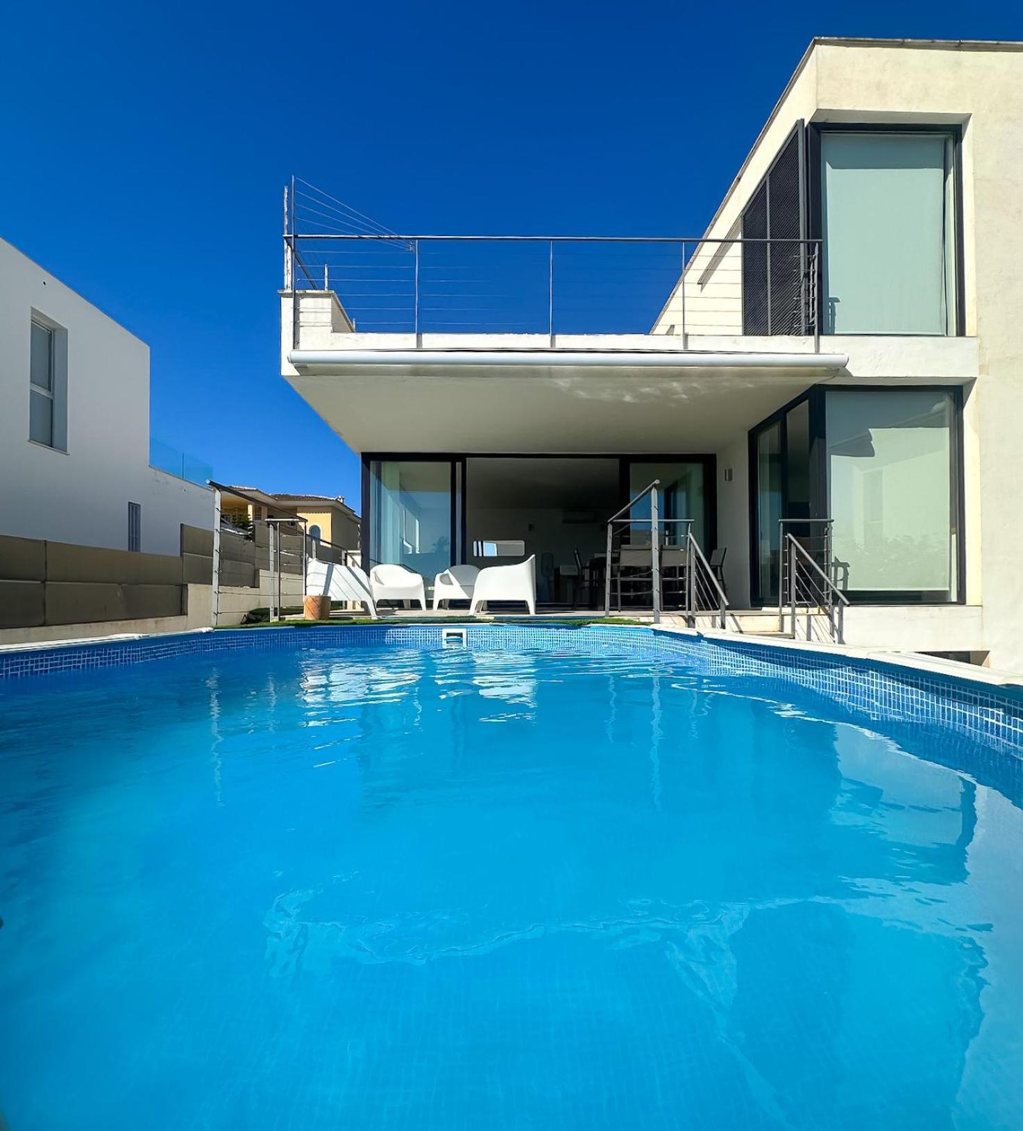 Apartamento Moderna Con Piscina En *