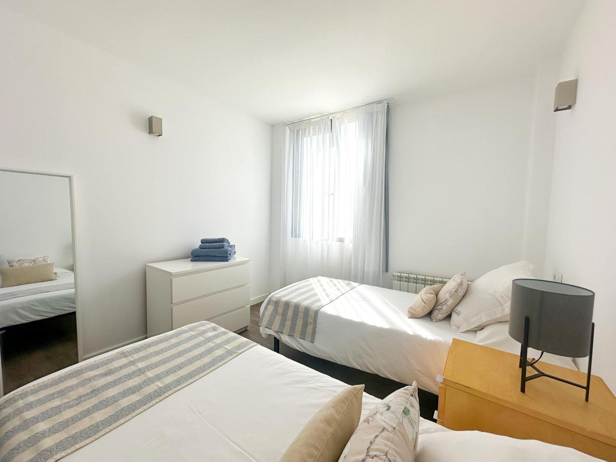 Moderna Con Piscina En Apartamento