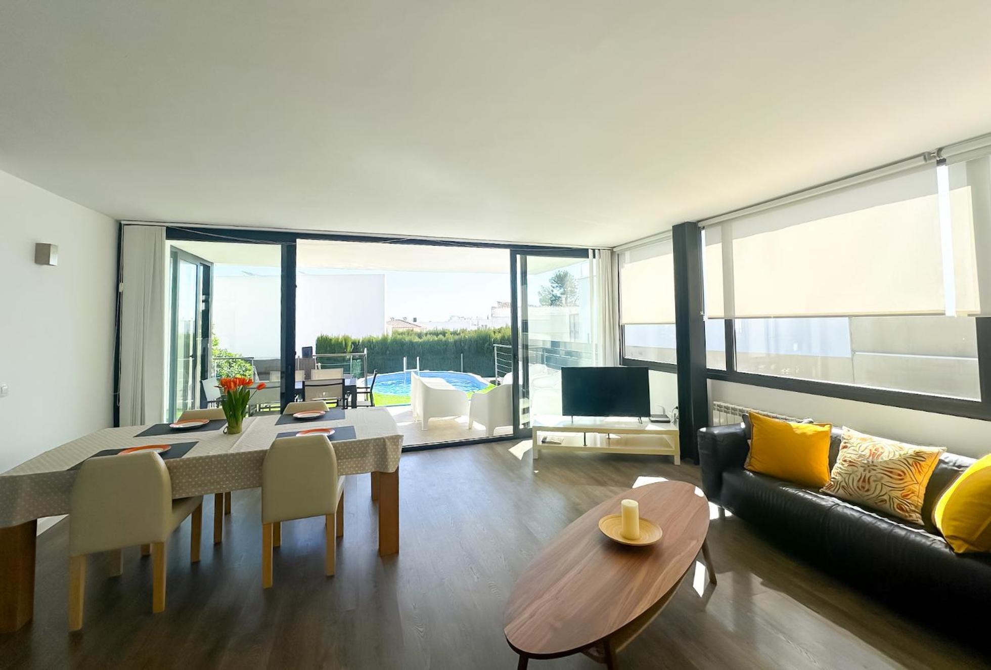 Apartamento Moderna Con Piscina En