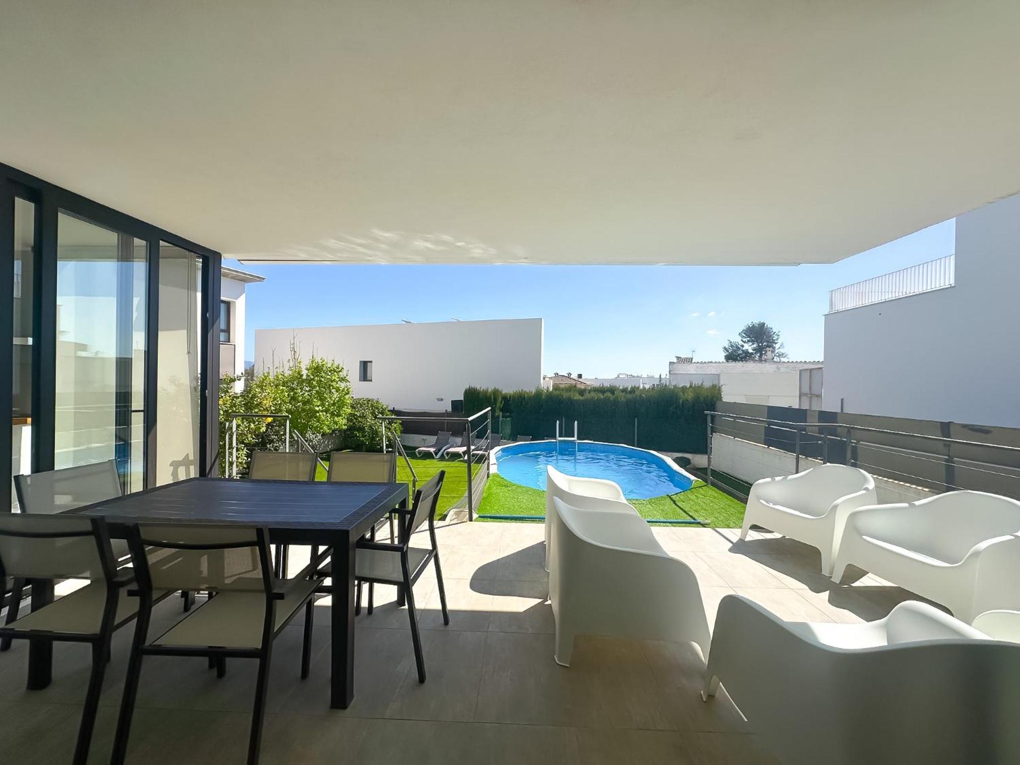 Apartamento Moderna Con Piscina En *