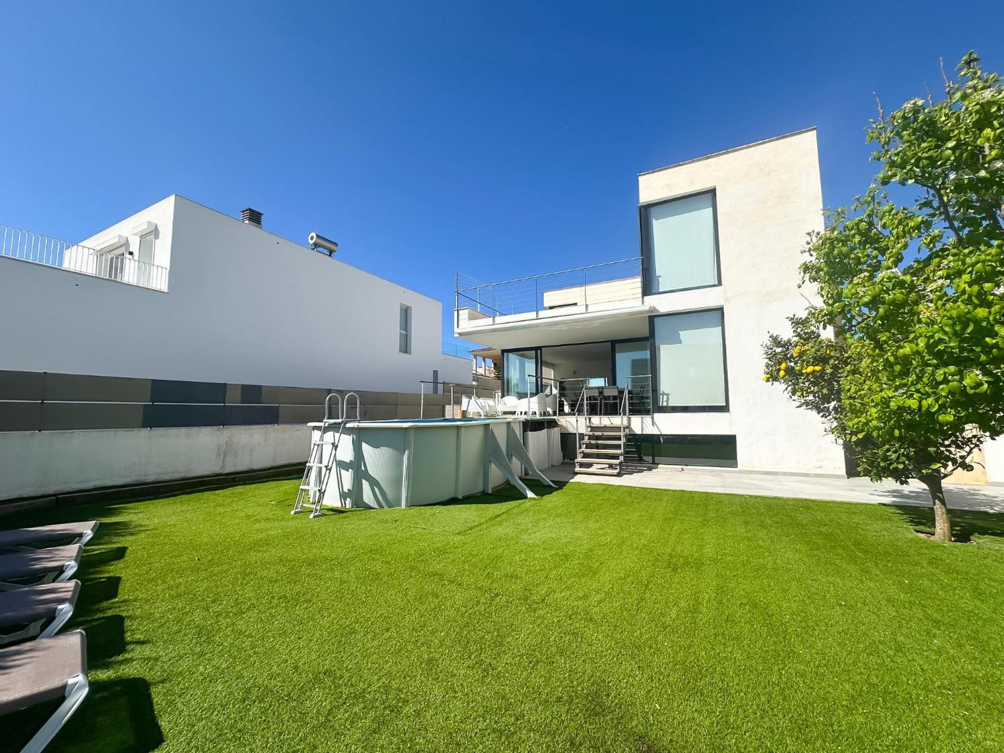 Apartamento Moderna Con Piscina En