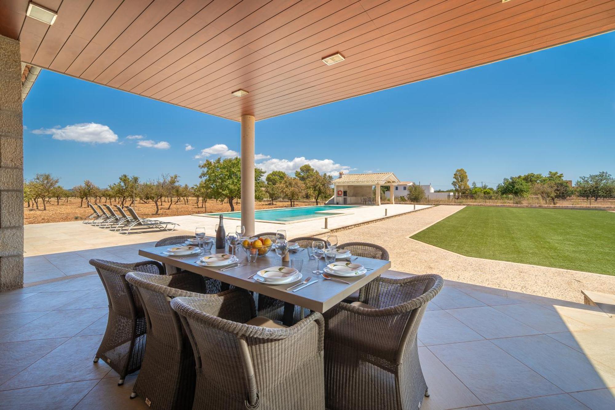 Mireia 2002 With Pool And Garden By Bebreeze Mallorca Binisalem