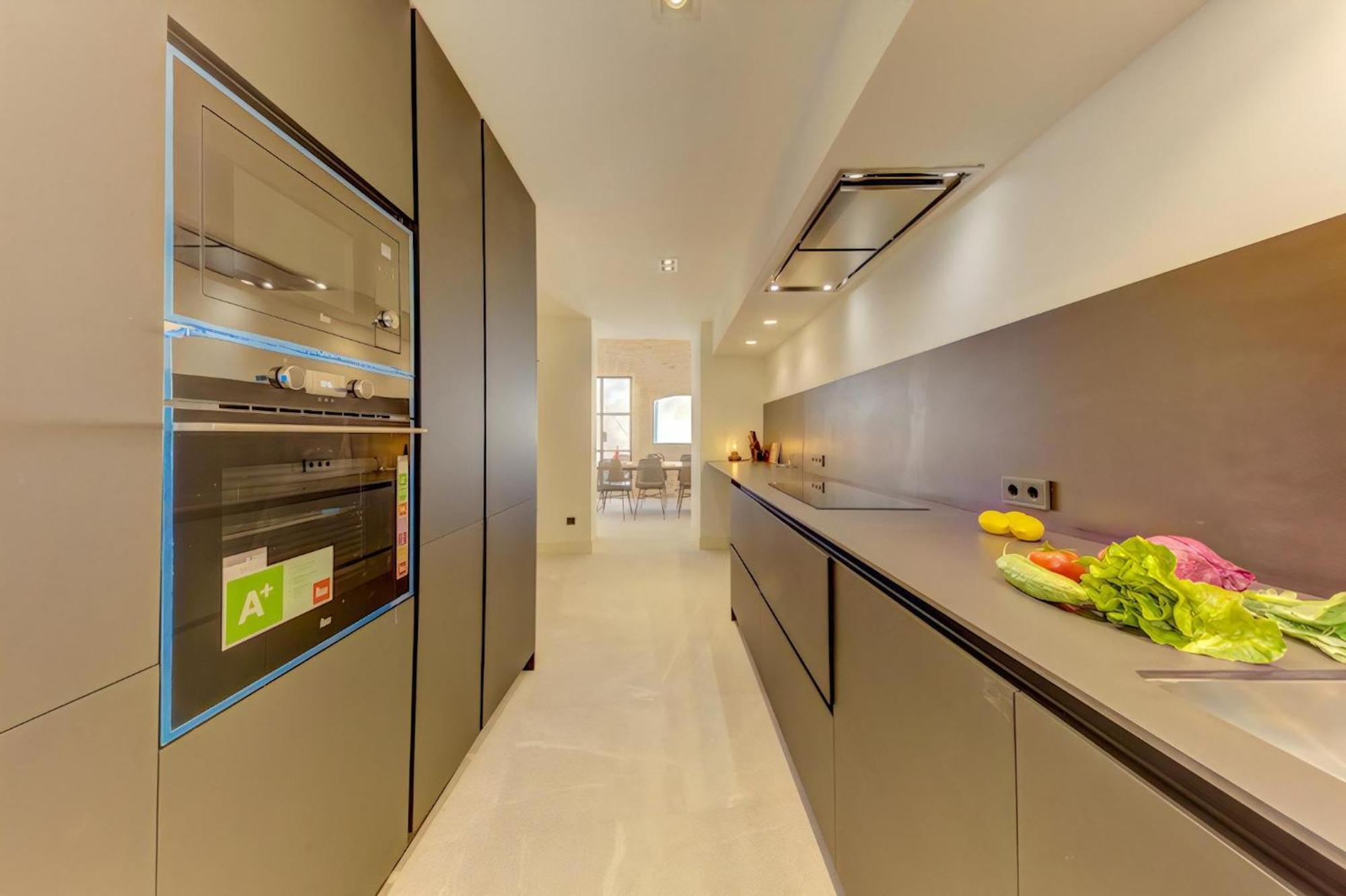 Villa Charming Alicanti 4 Bedrooms Positioned In The Heart Of Old Town *