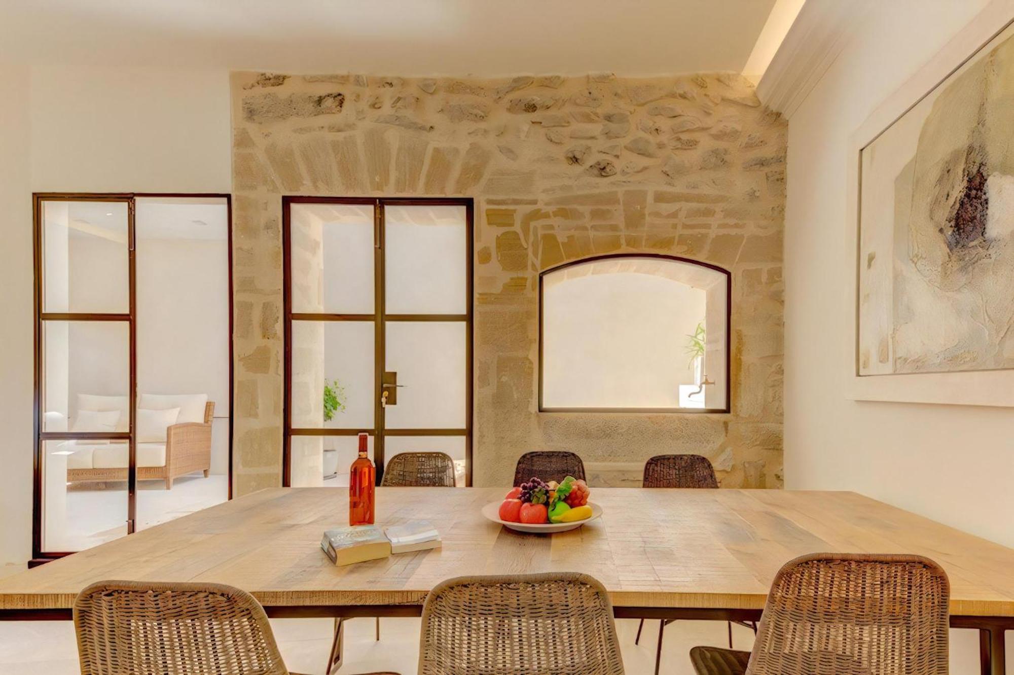 Villa Charming Alicanti 4 Bedrooms Positioned In The Heart Of Old Town *