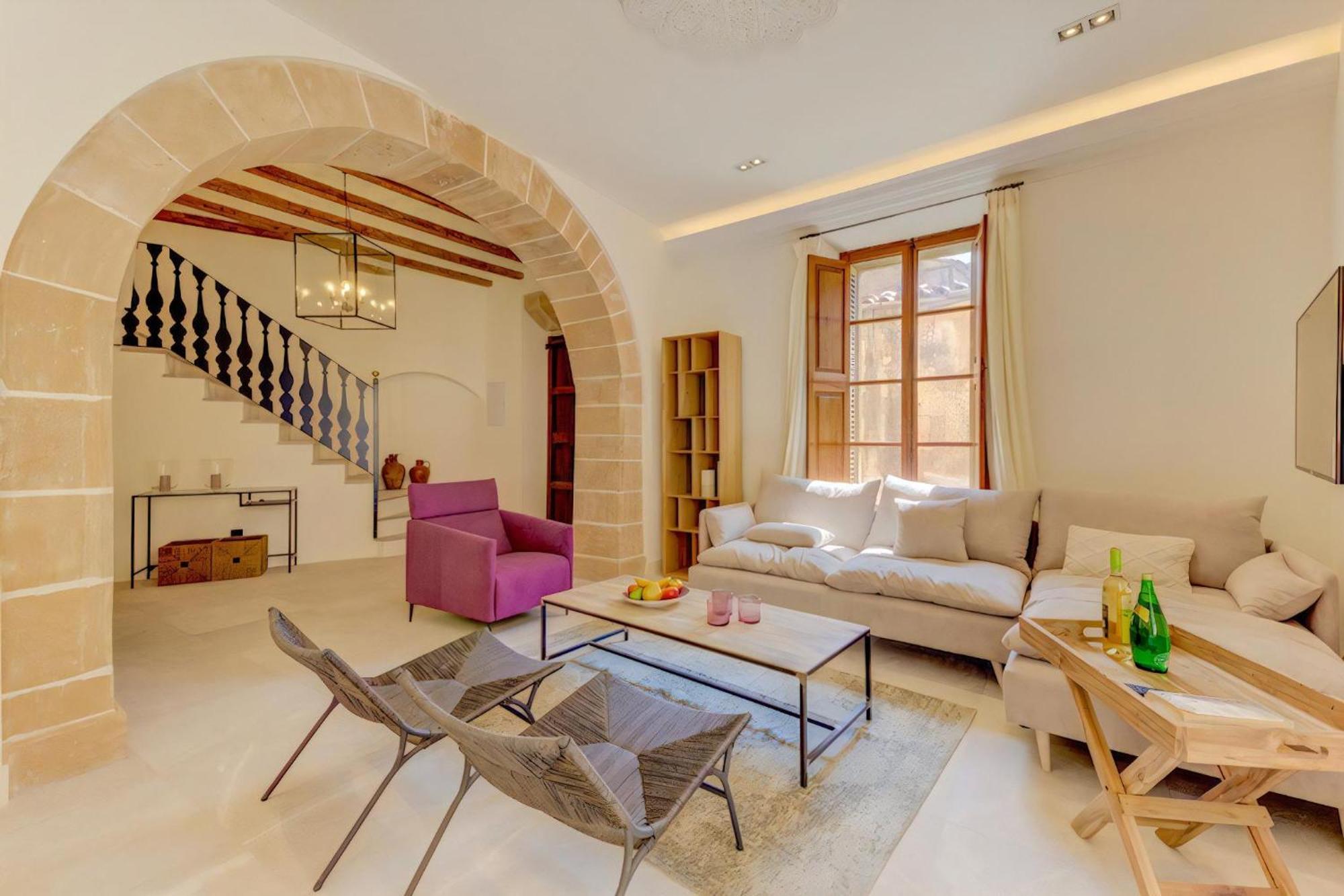Charming Alicanti 4 Bedrooms Positioned In The Heart Of Old Town Villa Pollensa