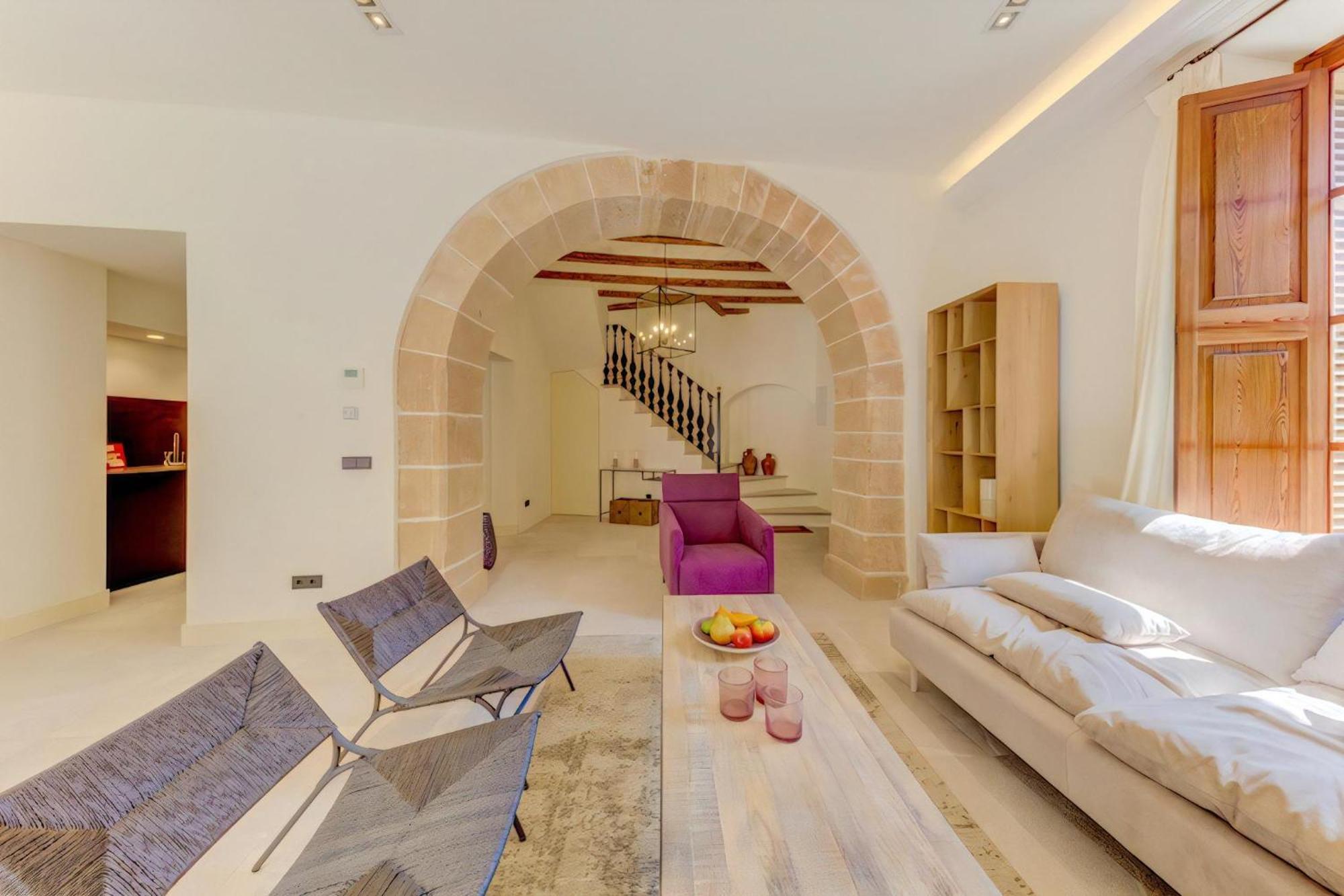 Charming Alicanti 4 Bedrooms Positioned In The Heart Of Old Town Pollensa
