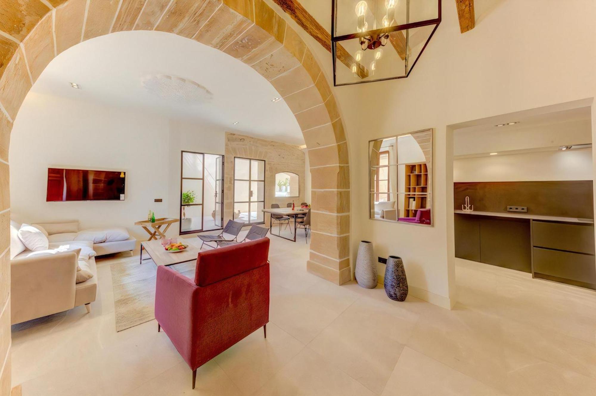 Villa Charming Alicanti 4 Bedrooms Positioned In The Heart Of Old Town