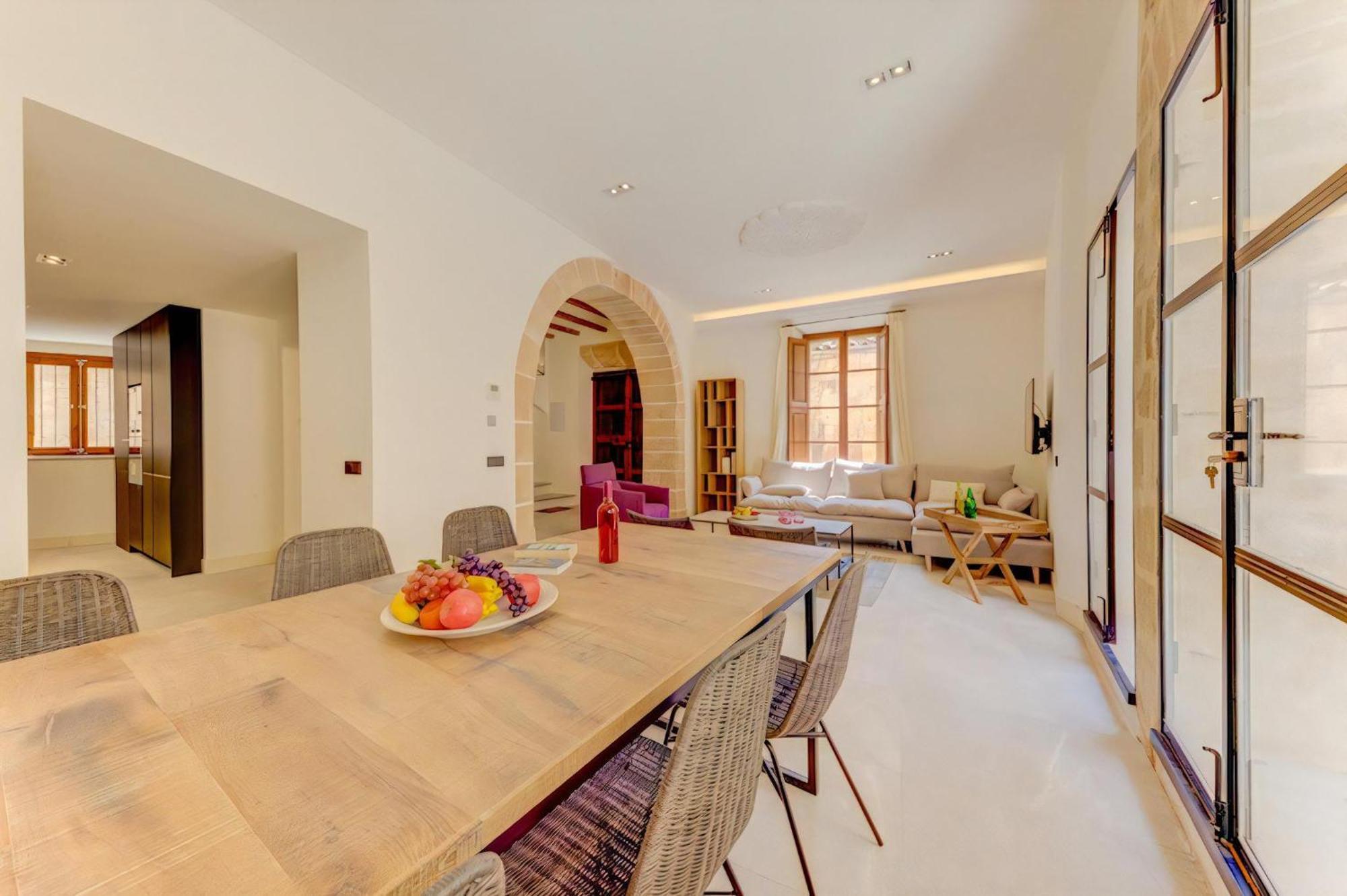 Charming Alicanti 4 Bedrooms Positioned In The Heart Of Old Town Villa *