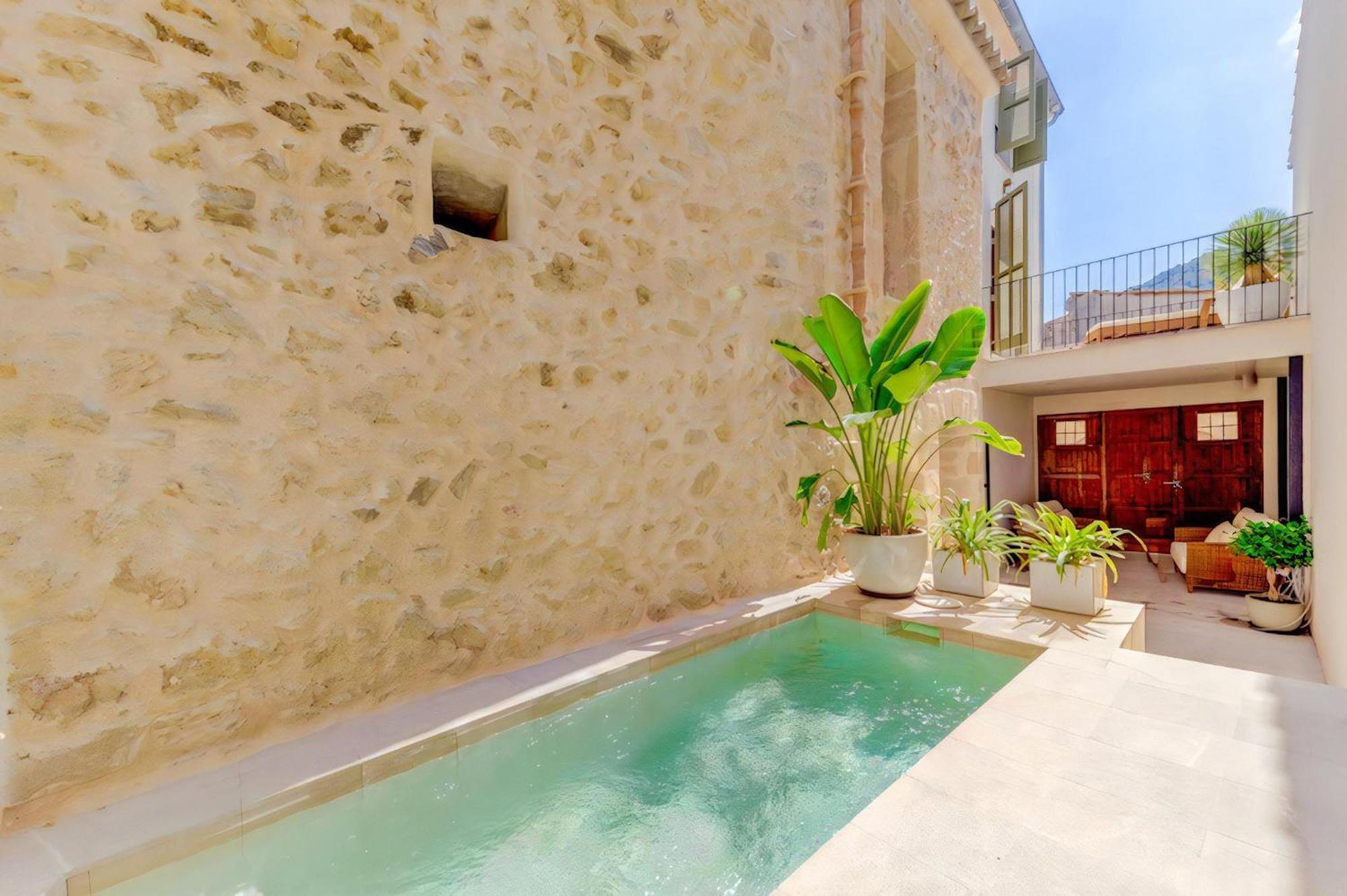 Charming Alicanti 4 Bedrooms Positioned In The Heart Of Old Town *