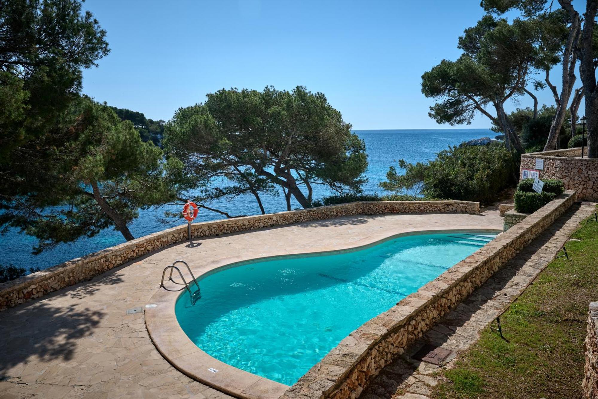 Apartment Sea Frontline 'ernesto'. Pool. Wifi
