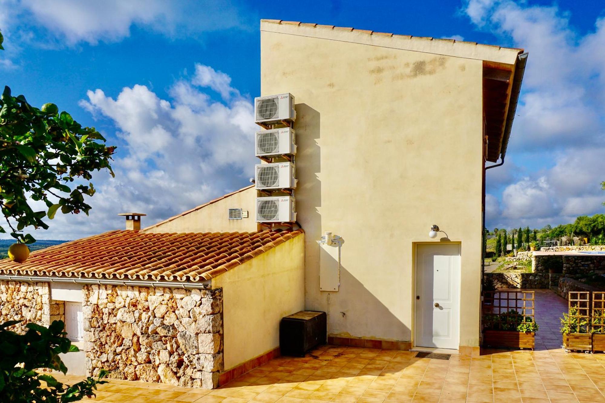 Susacasa En Mallorca Con Sol Aire Acondicionado Y Vistas Despejadas Santa Margalida