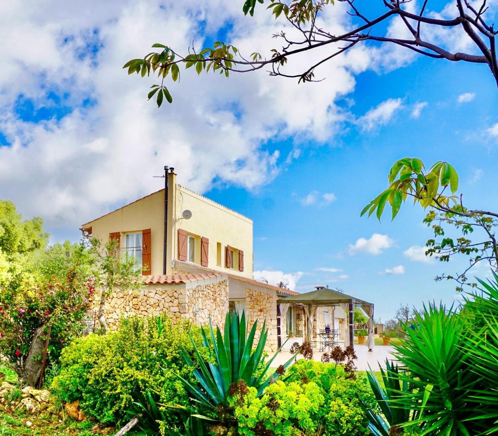 Villa Susacasa En Mallorca Con Sol Aire Acondicionado Y Vistas Despejadas *