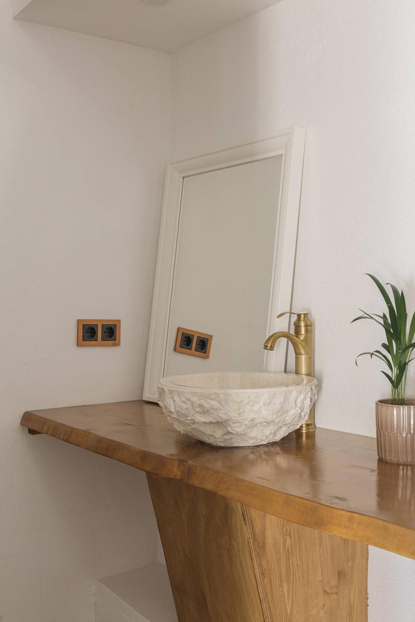 Historic Nature, Charm & Total Privacy Búger