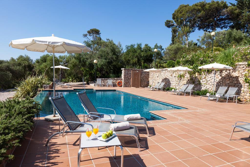 Llenaire Hotel