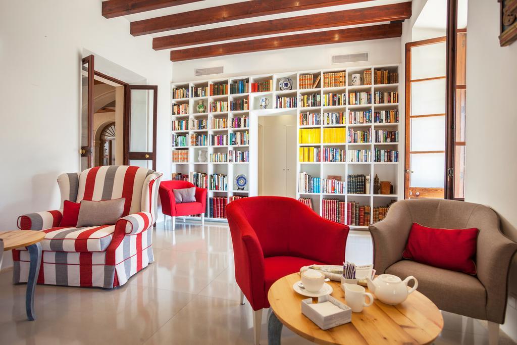 Llenaire Hotel