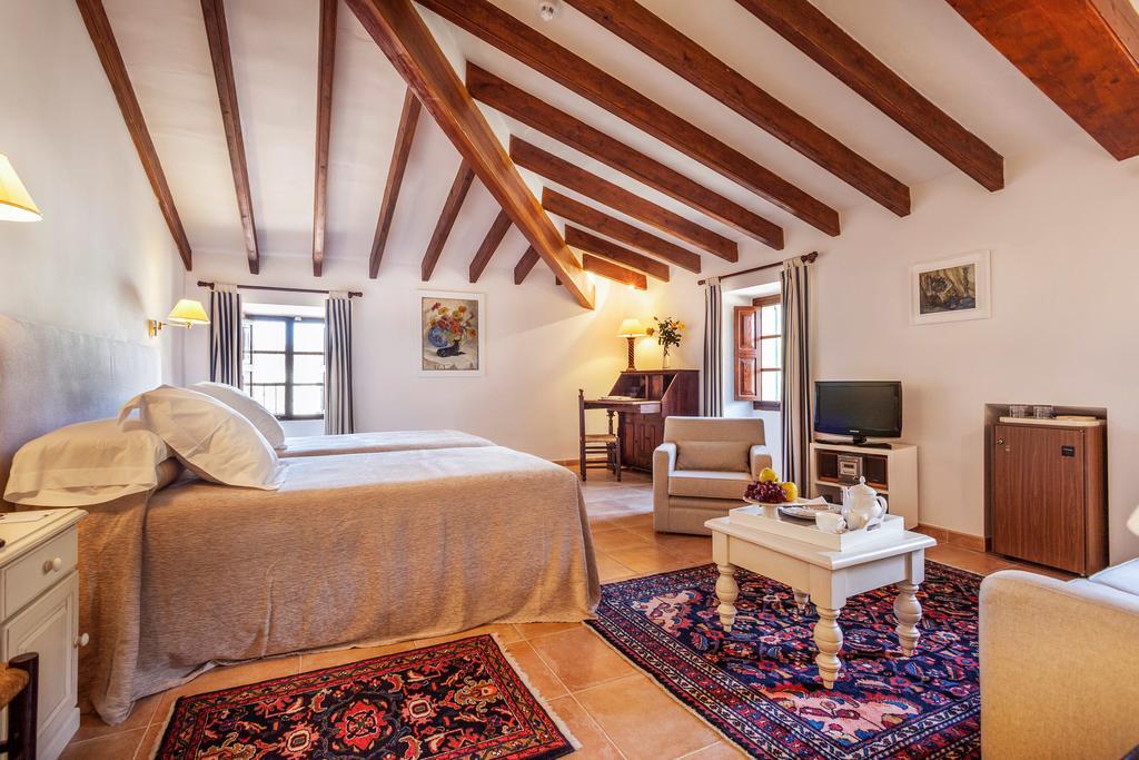 Llenaire Hotel 3*