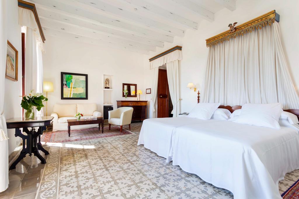 Llenaire Hotel 3*