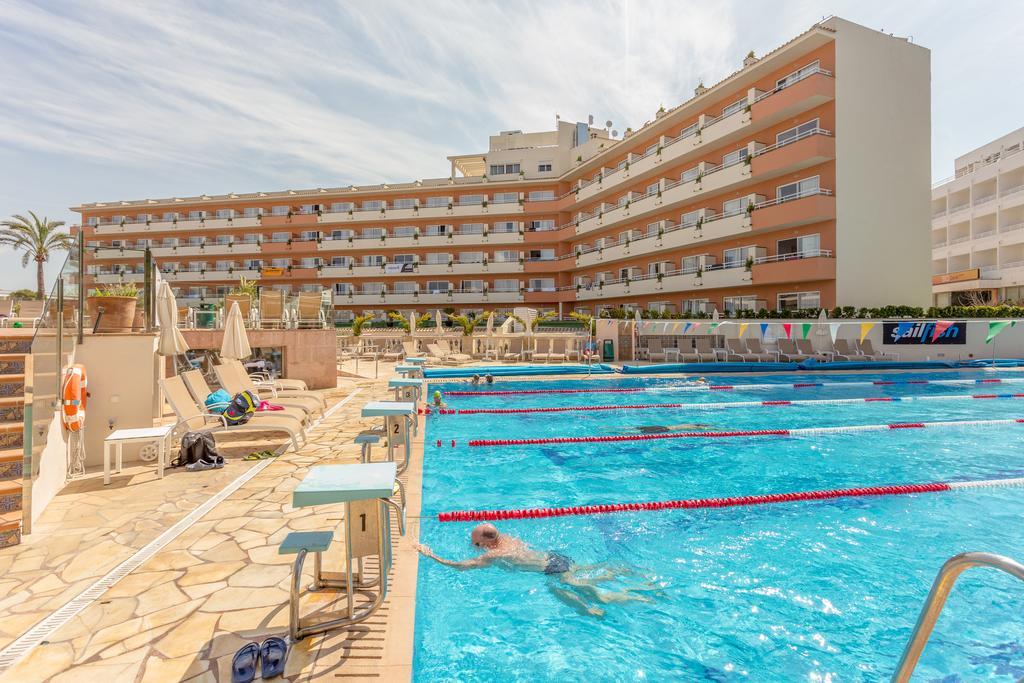 Apartahotel Ferrer Janeiro Puerto de Alcúdia