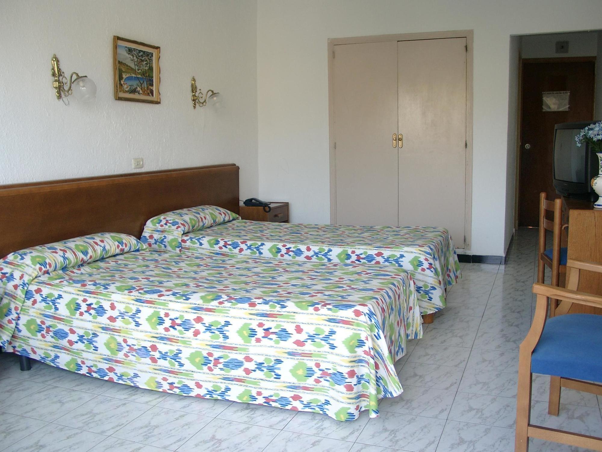 Amic Gala Hotel 3*