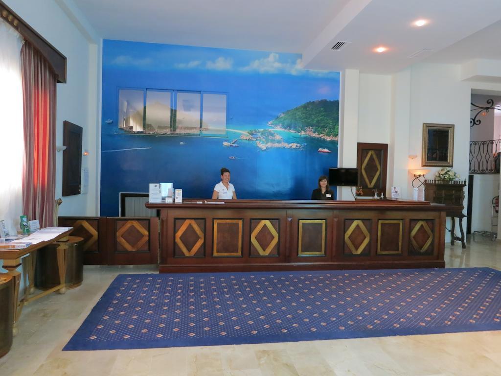 Hotel Portals Palace