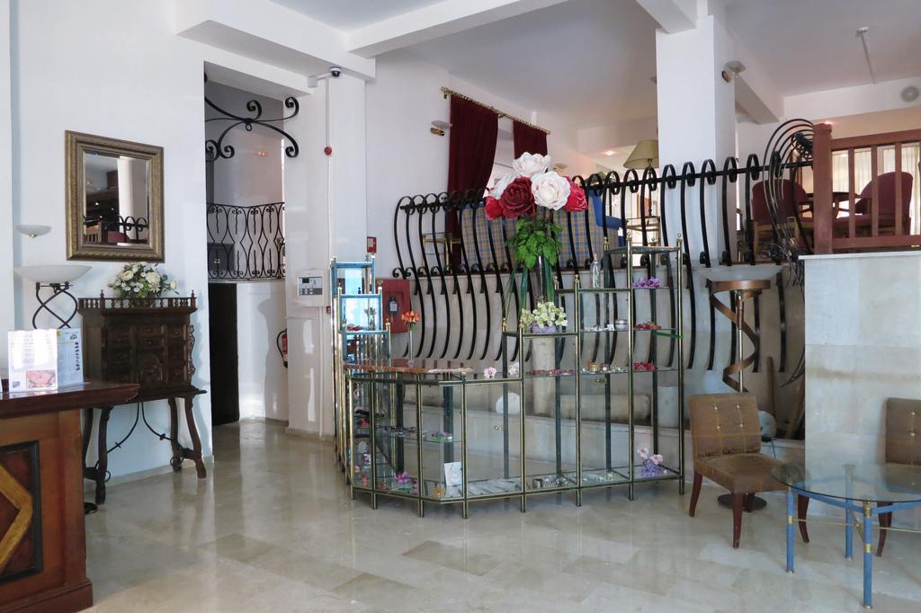 Hotel Portals Palace
