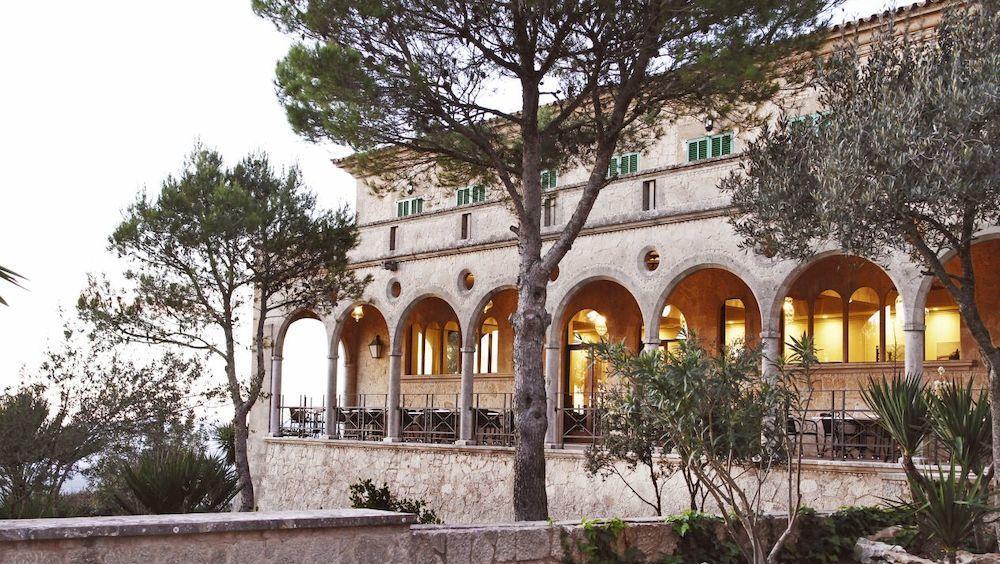 Hotel Santuari De Cura Randa