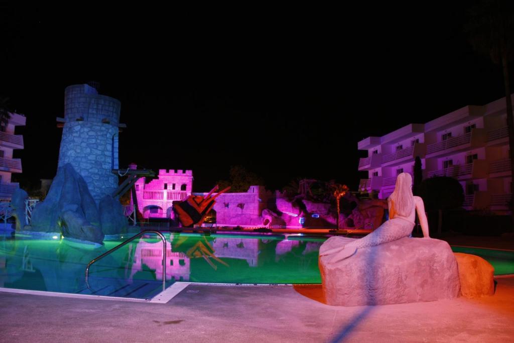 Pirates Village