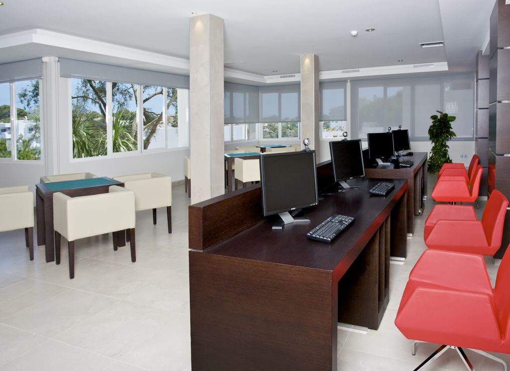 Marsenses Ferrera Blanca Family Hotel 4*