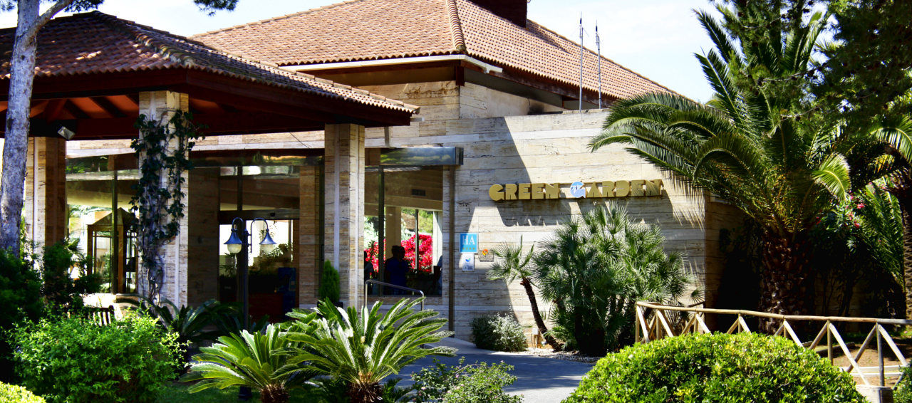 Garden Apartahotel 4*