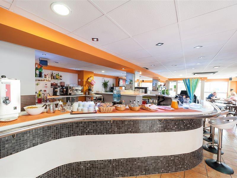 Blanca Hotel *
