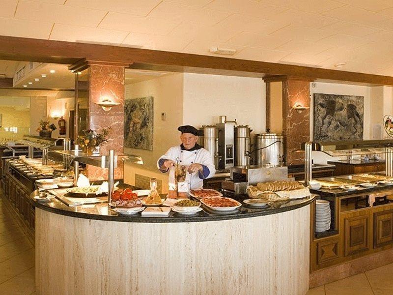 Universal Marques Hotel 4*