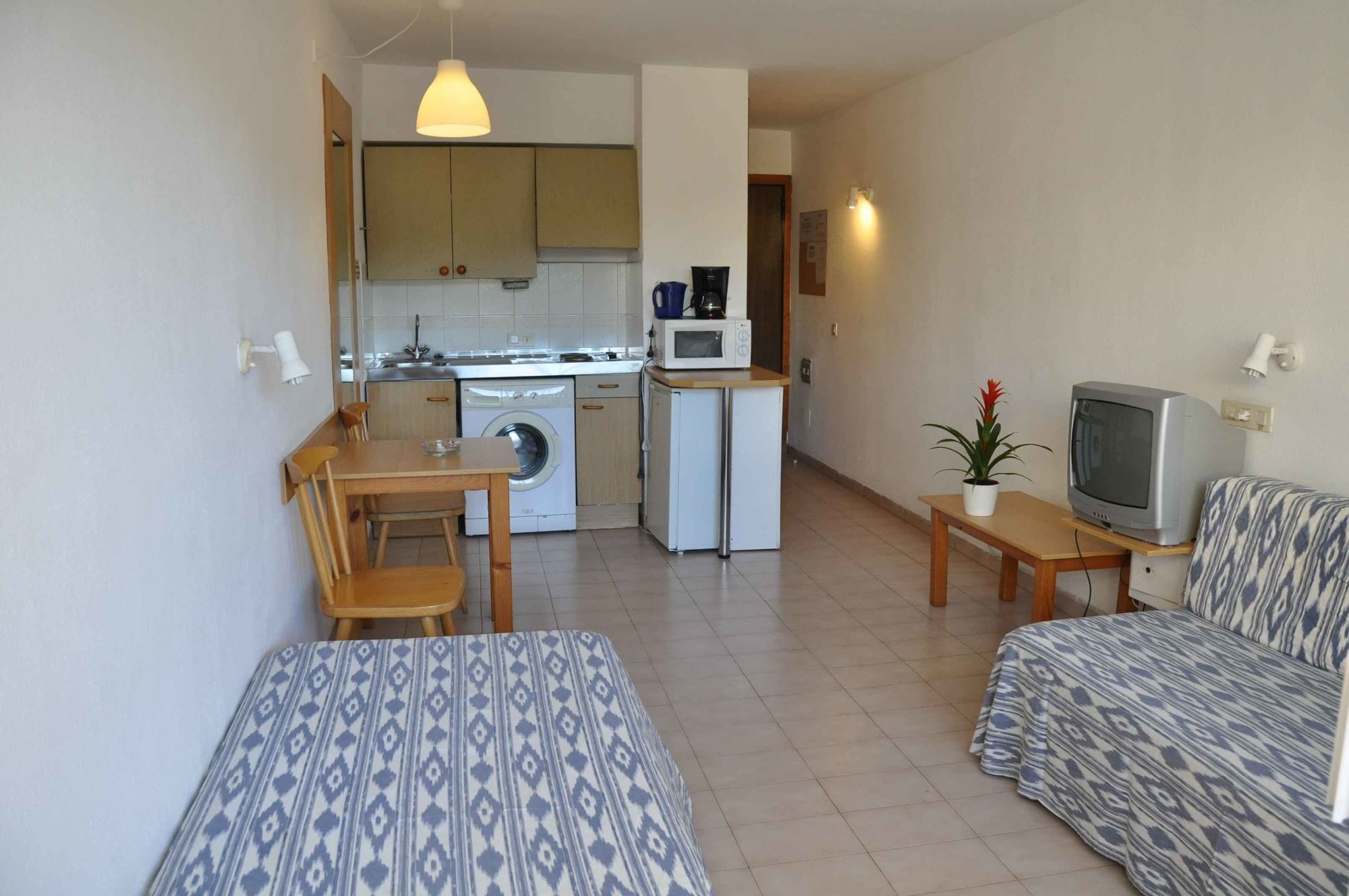 Hotel Estudios Montenova 3*