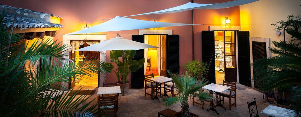 Hotel Petit 3*