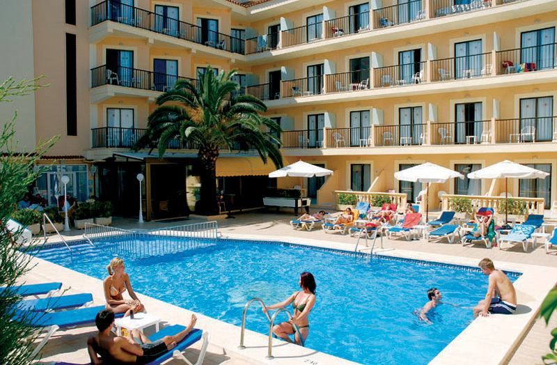 Amoros Hotel