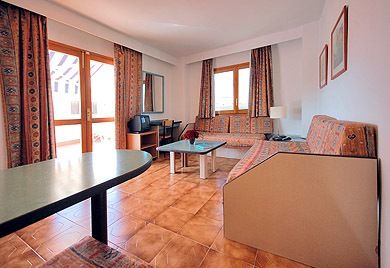 Apartahotel Ferrer Tamarindos 3*