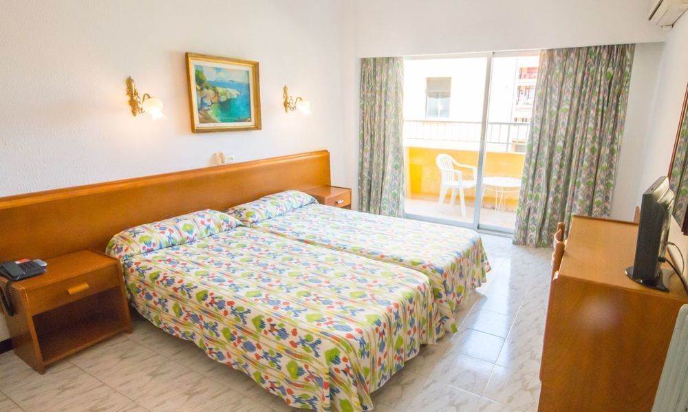 Amic Gala Hotel 3*