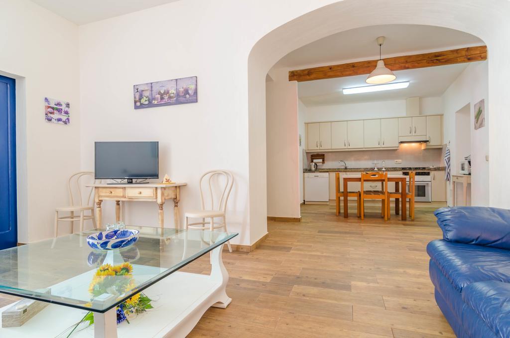 Yourhouse Es Comellar * Lloret de Vistalegre