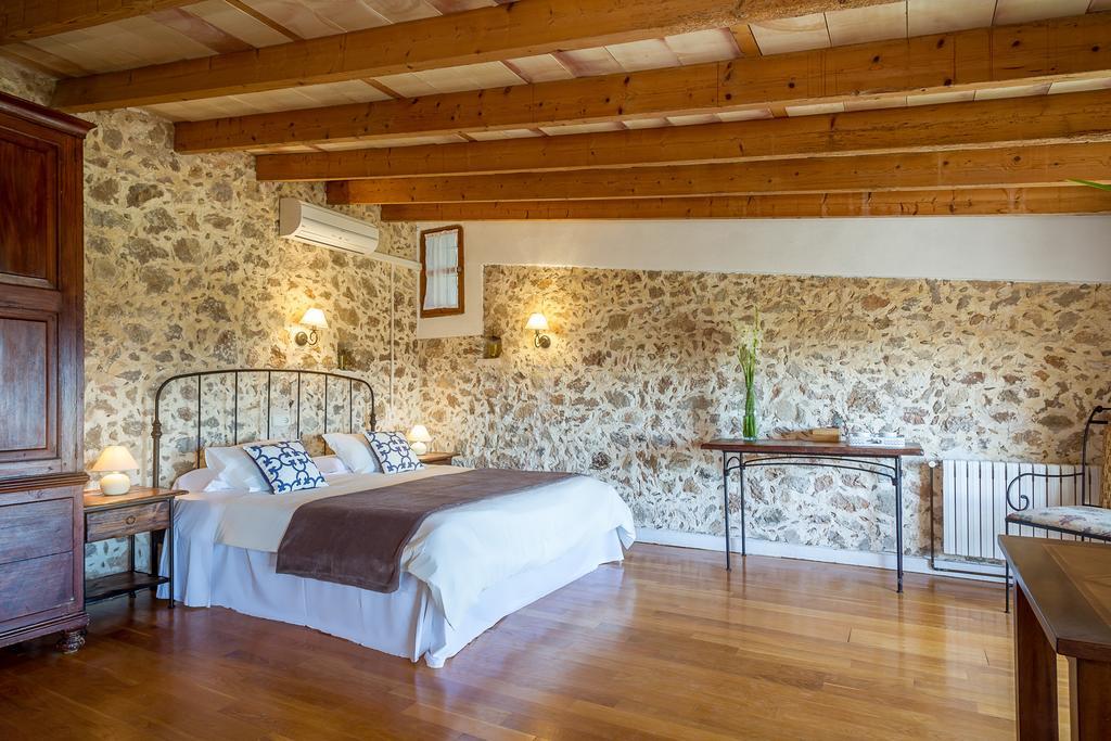 Hotel Es Castell 4*