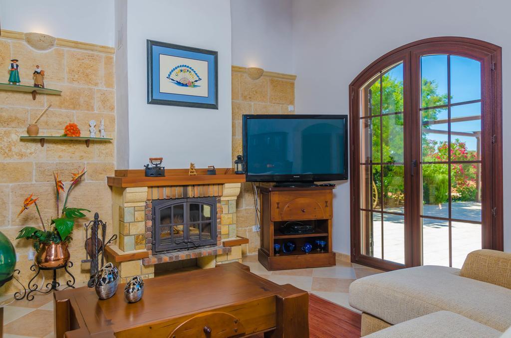 Rustica Arcos Villa *