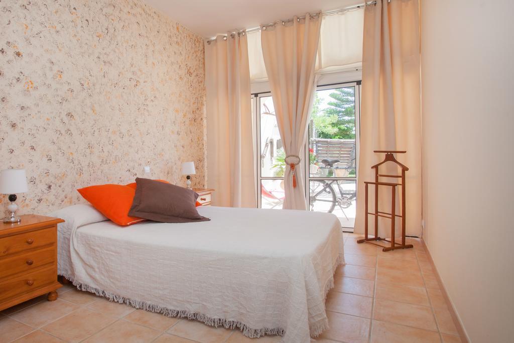 Villa Tineo Alaro