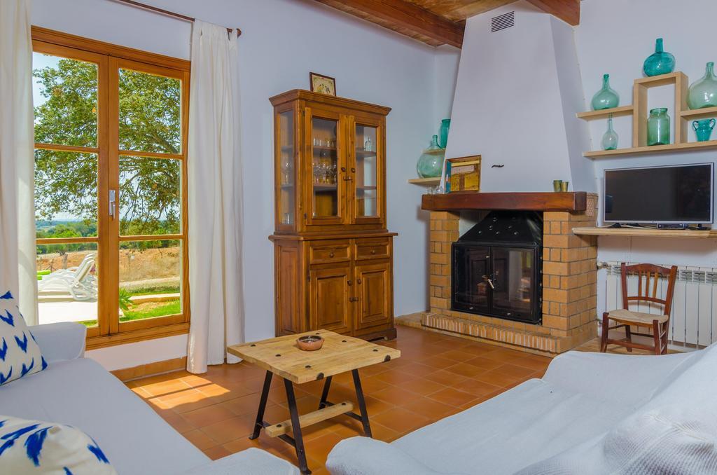 Son Mora Villa