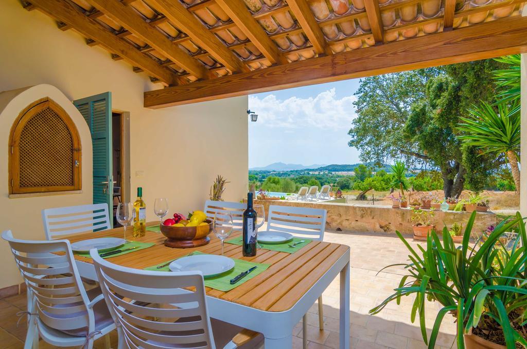 Villa Son Mora *