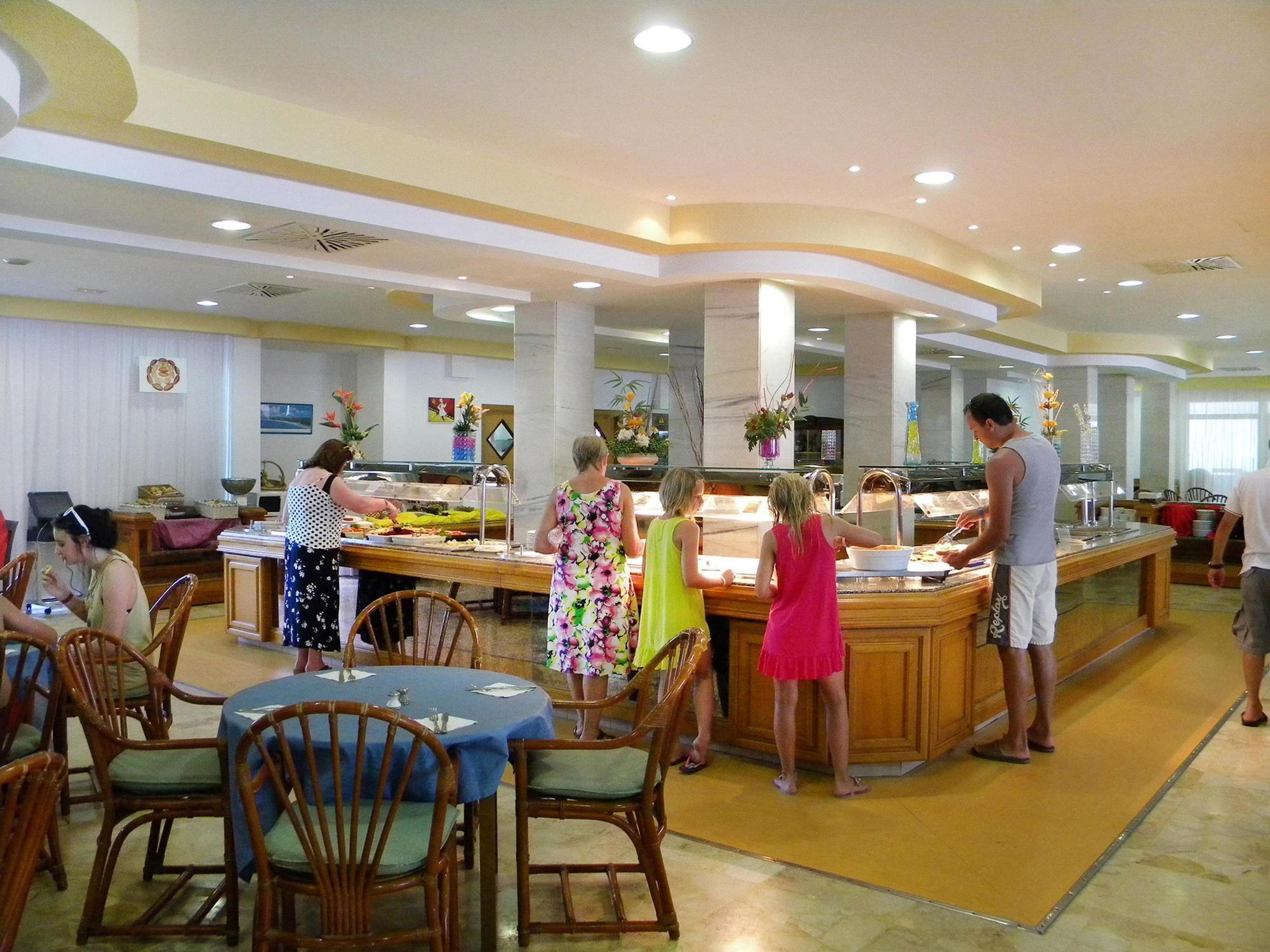 Aluasun Continental Park & 4* Playa de Muro (Mallorca)